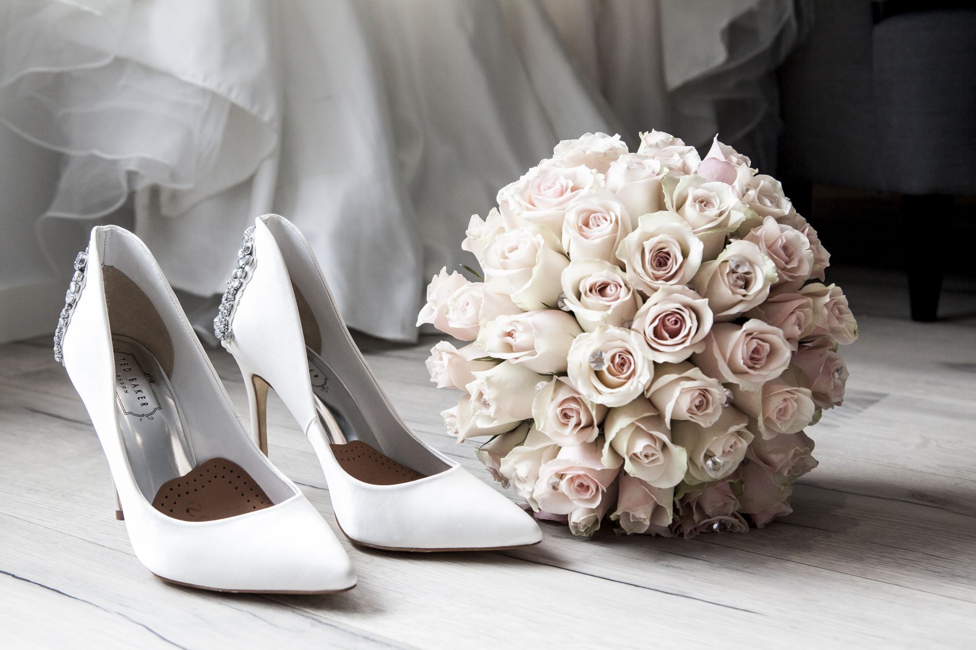 Bridal accessories by Terje Sollie