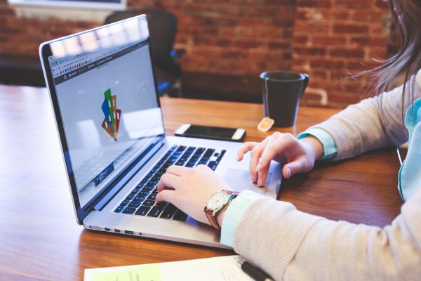 Image for How can I create a great looking website to attract more business sales?