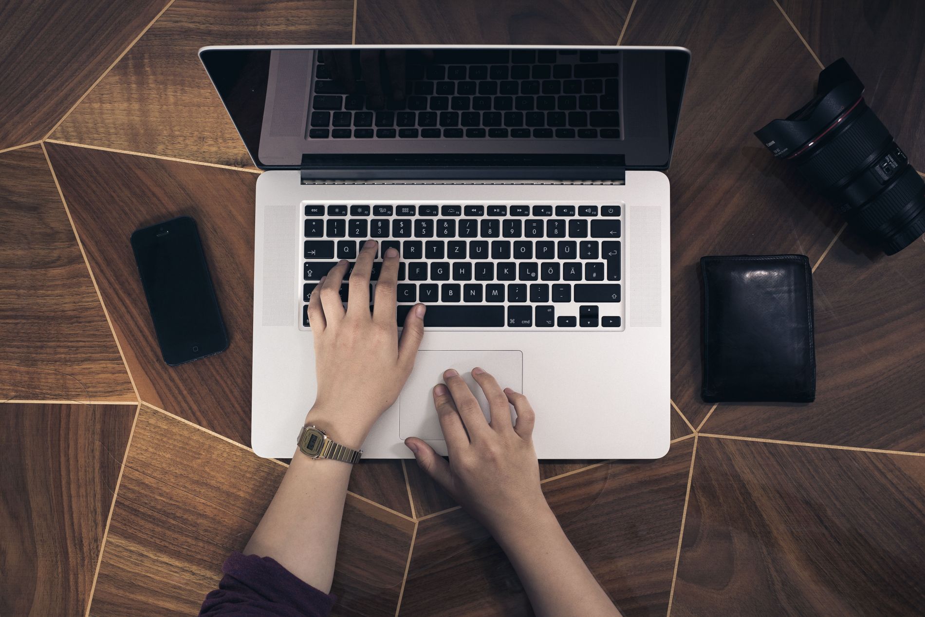 Using a MacBook Pro with Two Hands