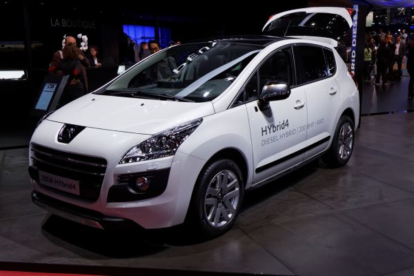 Image for Peugeot Hybrid 4 – Website design I like to see