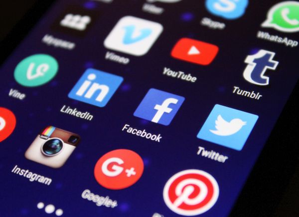 Image for Integrating social media and web design