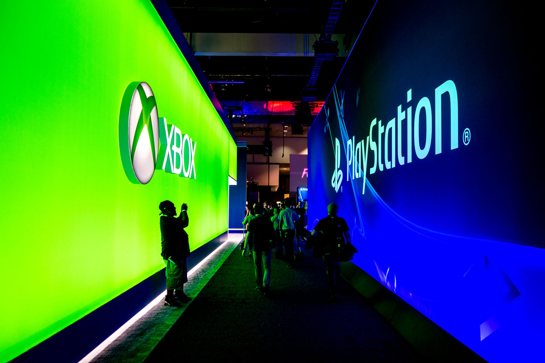 E3 Xbox and Playstation Signs